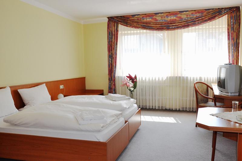 Hotel Hessischer Hof Kirchhain Dış mekan fotoğraf
